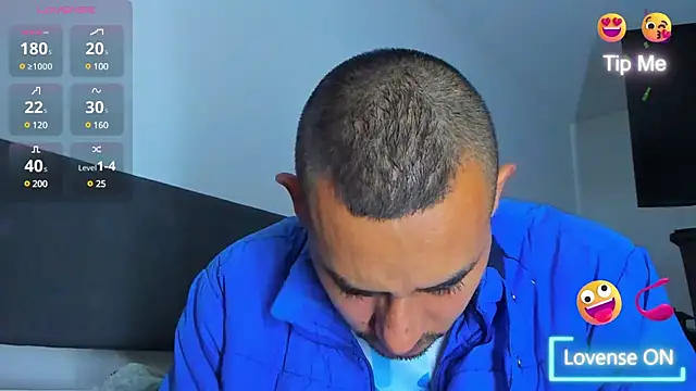 jhonyalzate2 online show from February 17, 2025, 2:42 am