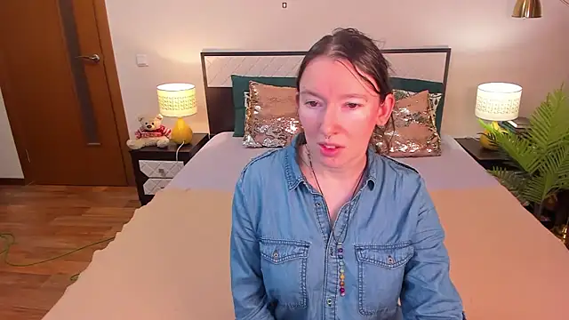 Snapshot of CatherineWalls chatting on May 18, 2026, 4:18 am CatherineWalls online show from May 18, 2026, 4:18 am
