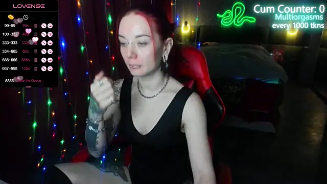 MaxPhoenixx online show from February 16, 2025, 4:53 am