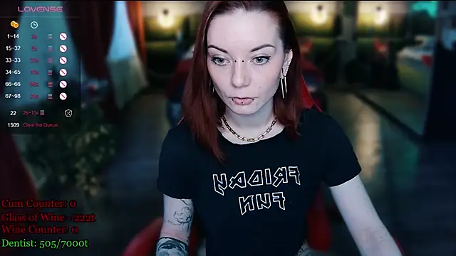 Snapshot of MaxPhoenixx chatting on June 12, 2026, 7:02 pm MaxPhoenixx online show from June 12, 2026, 7:02 pm
