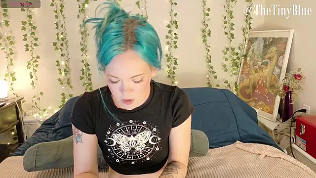 thetinyblue online show from September 18, 2025, 4:09 pm