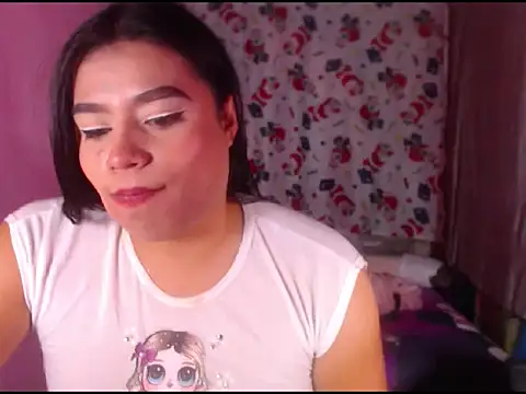 Snapshot of katrinawillff chatting on December 15, 2025, 2:05 am katrinawillff online show from December 15, 2025, 2:05 am