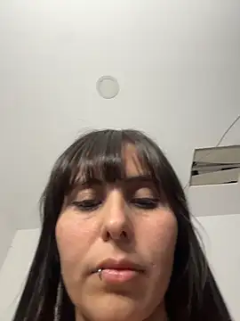 valeska69col online show from December 16, 2025, 5:12 am