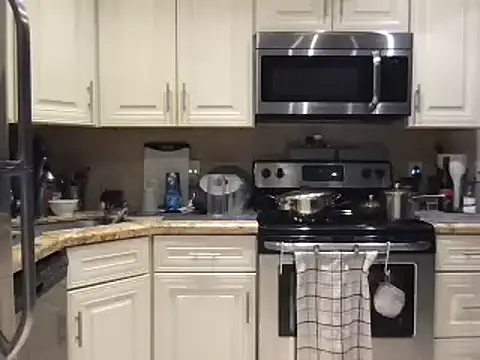 BigGuyMuscle online show from February 22, 2025, 5:12 am