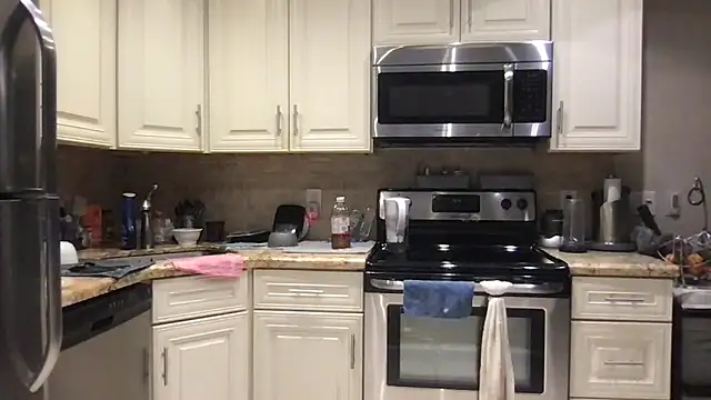 BigGuyMuscle online show from December 13, 2025, 8:25 pm