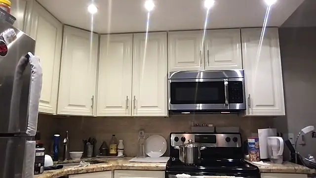 Snapshot of BigGuyMuscle chatting on March 4, 2026, 9:32 pm BigGuyMuscle online show from March 4, 2026, 9:32 pm