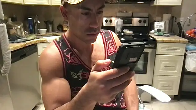 Snapshot of BigGuyMuscle chatting on March 6, 2026, 11:45 pm BigGuyMuscle online show from March 6, 2026, 11:45 pm