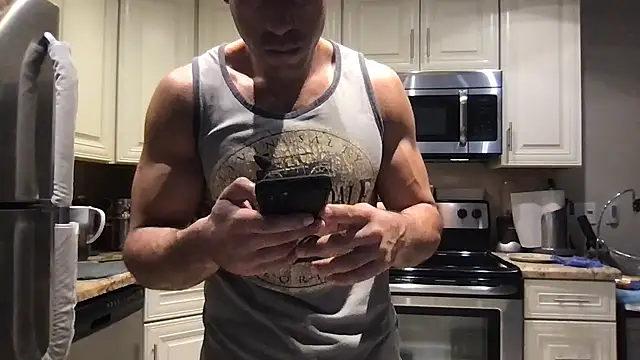 Snapshot of BigGuyMuscle chatting on March 13, 2026, 7:09 pm BigGuyMuscle online show from March 13, 2026, 7:09 pm