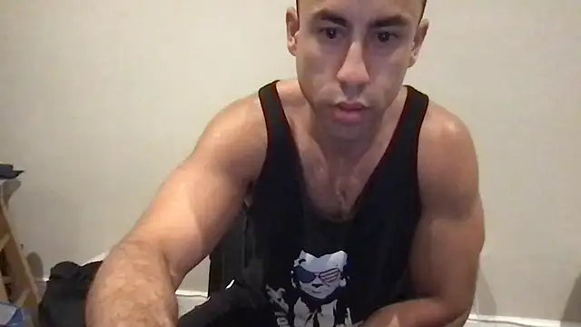 Snapshot of BigGuyMuscle chatting on March 17, 2026, 10:24 pm BigGuyMuscle online show from March 17, 2026, 10:24 pm