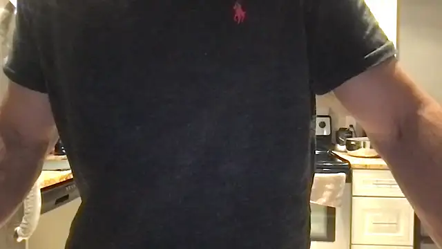 Snapshot of BigGuyMuscle chatting on March 20, 2026, 3:28 pm BigGuyMuscle online show from March 20, 2026, 3:28 pm