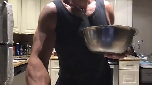 Snapshot of BigGuyMuscle chatting on April 9, 2026, 6:19 am BigGuyMuscle online show from April 9, 2026, 6:19 am