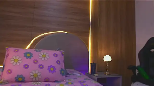 alexaa walker online show from February 26, 2026, 11:53 am