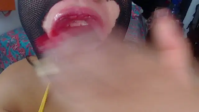 Snapshot of Sharlottee chatting on December 5, 2024, 2:53 am Sharlottee online show from December 5, 2024, 2:53 am