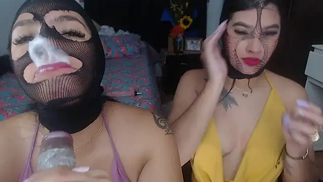 Snapshot of Sharlottee chatting on December 27, 2024, 2:36 am Sharlottee online show from December 27, 2024, 2:36 am