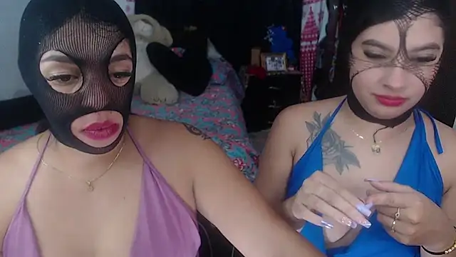 Snapshot of Sharlottee chatting on January 3, 2025, 2:43 am Sharlottee online show from January 3, 2025, 2:43 am