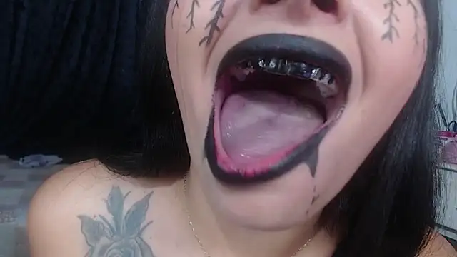 Snapshot of Sharlottee chatting on January 30, 2025, 4:06 am Sharlottee online show from January 30, 2025, 4:06 am