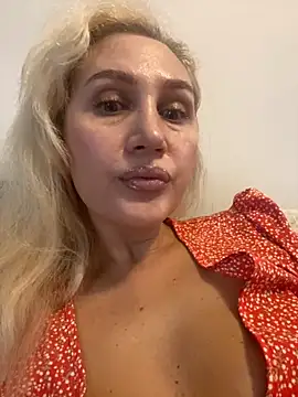 YourBlondee online show from September 24, 2025, 2:26 am