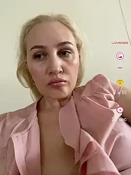 Snapshot of YourBlondee chatting on June 16, 2026, 1:41 am YourBlondee online show from June 16, 2026, 1:41 am