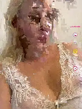 Snapshot of YourBlondee chatting on July 6, 2026, 12:57 pm YourBlondee online show from July 6, 2026, 12:57 pm