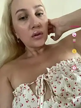 Snapshot of YourBlondee chatting on July 9, 2026, 1:20 am YourBlondee online show from July 9, 2026, 1:20 am