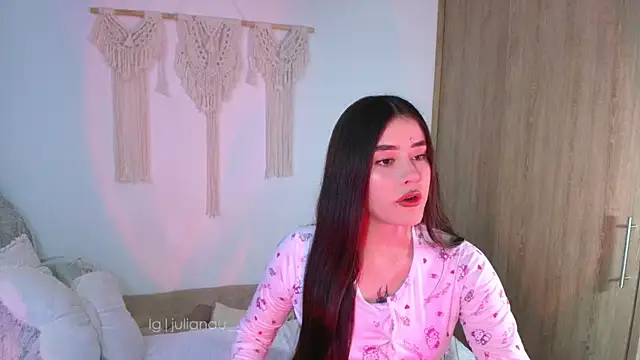 Snapshot of iriswest_ chatting on June 24, 2026, 2:32 am iriswest online show from June 24, 2026, 2:32 am