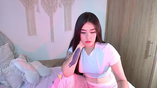 Snapshot of iriswest_ chatting on June 27, 2026, 1:54 am iriswest online show from June 27, 2026, 1:54 am