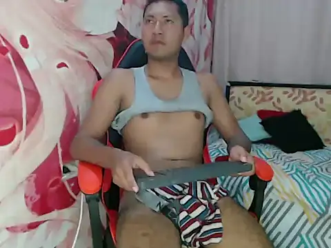 Snapshot of christt_daddy chatting on July 16, 2026, 12:49 am christt daddy online show from July 16, 2026, 12:49 am