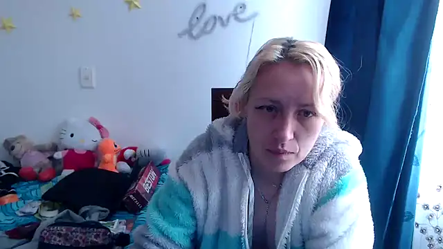 Snapshot of kittykalor09 chatting on December 16, 2024, 2:27 pm kittykalor09 online show from December 16, 2024, 2:27 pm