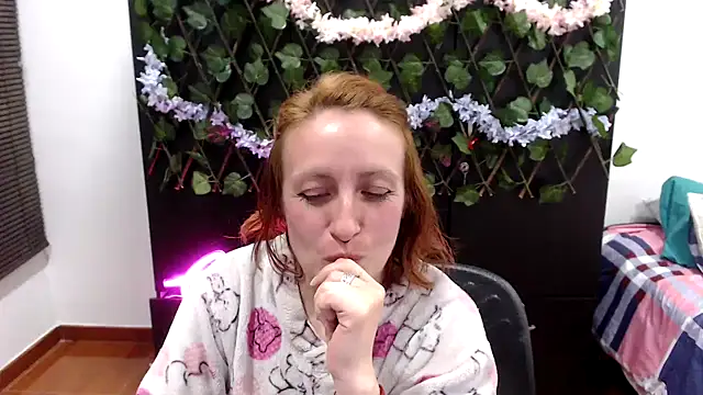 Snapshot of kittykalor09 chatting on February 3, 2026, 4:21 am kittykalor09 online show from February 3, 2026, 4:21 am