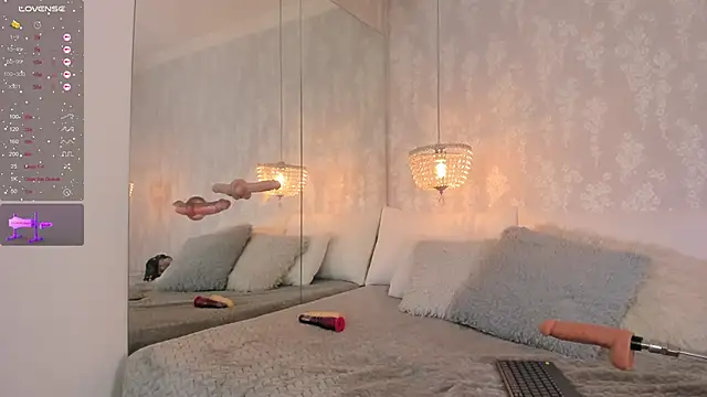 danaythamara1 online show from September 13, 2025, 9:03 pm