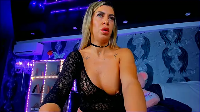 Snapshot of anneswhite chatting on February 25, 2026, 5:06 am anneswhite online show from February 25, 2026, 5:06 am