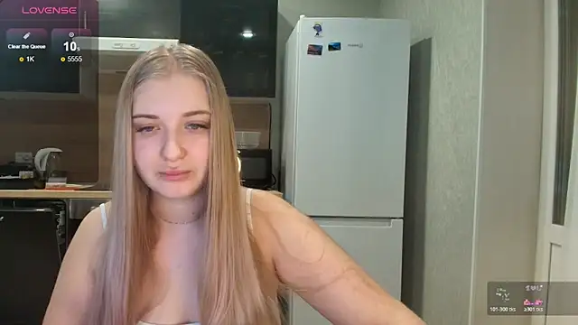 Snapshot of Adr1ana_ chatting on February 5, 2026, 4:50 am Adr1ana online show from February 5, 2026, 4:50 am