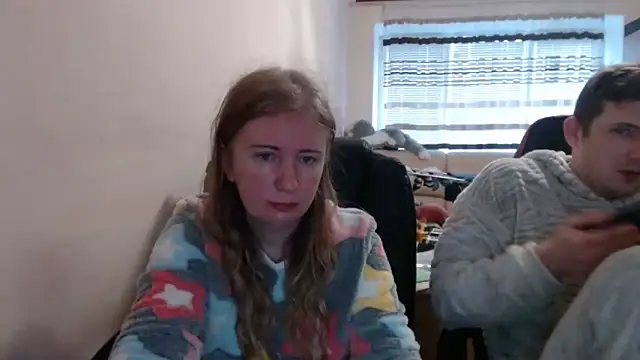 PeterAndJen online show from November 22, 2025, 8:35 am