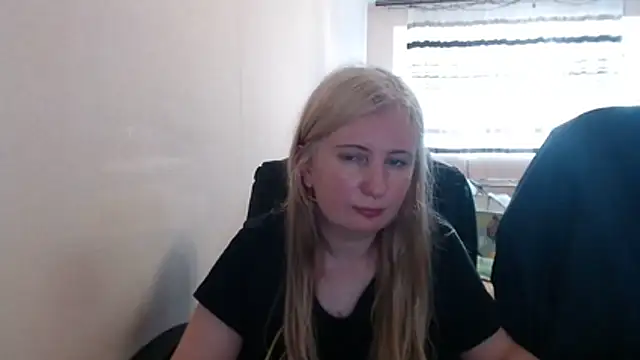 PeterAndJen online show from May 18, 2026, 4:24 pm