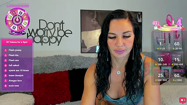 Snapshot of Tara_Bloss chatting on November 7, 2025, 2:11 am Tara Bloss online show from November 7, 2025, 2:11 am