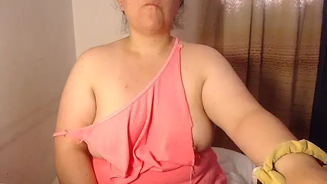 agathamiller01 online show from April 26, 2026, 2:26 pm