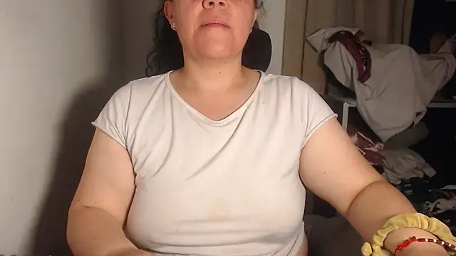 agathamiller01 online show from July 25, 2026, 2:42 am