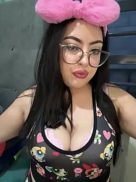 Snapshot of MileyGia chatting on July 19, 2026, 2:15 am MileyGia online show from July 19, 2026, 2:15 am