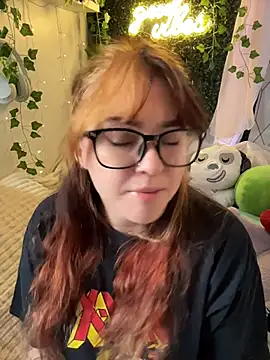 JennKenobi online show from July 15, 2026, 3:17 pm