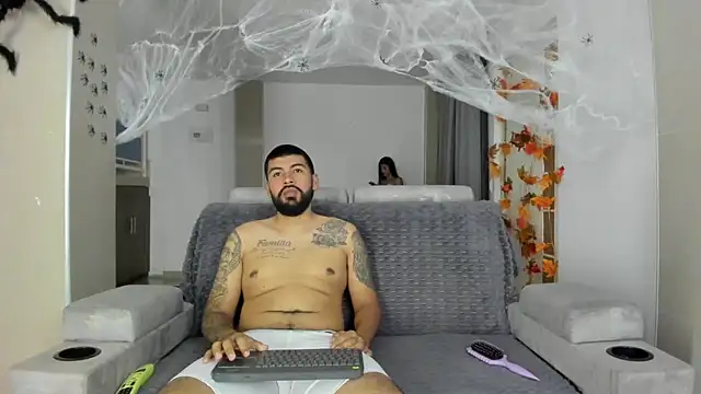 DulceRomance online show from October 29, 2025, 5:20 am