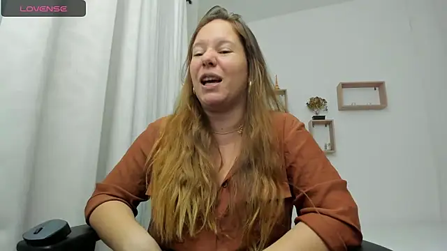 Snapshot of tamy_shine87 chatting on February 15, 2025, 2:37 am tamy shine87 online show from February 15, 2025, 2:37 am