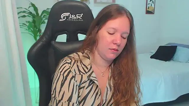 Snapshot of tamy_shine87 chatting on March 17, 2025, 3:36 am tamy shine87 online show from March 17, 2025, 3:36 am