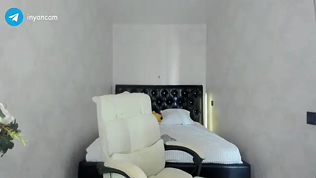  in yan online show from March 17, 2025, 3:03 am