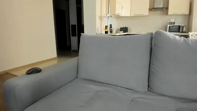  in yan online show from September 12, 2025, 4:56 am