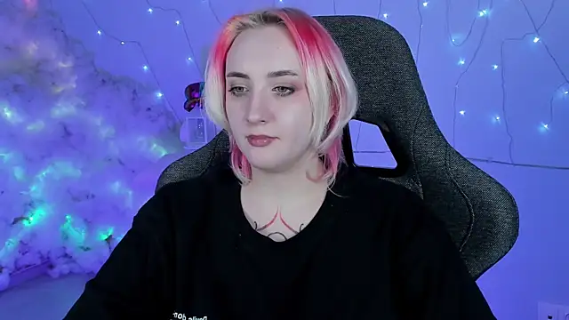 AsheLucker online show from February 24, 2025, 9:00 am