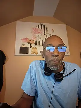 Snapshot of Lonelynudist59 chatting on March 13, 2026, 11:28 am Lonelynudist59 online show from March 13, 2026, 11:28 am