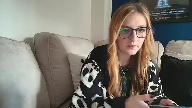 short sweetpea online show from October 24, 2025, 11:28 am