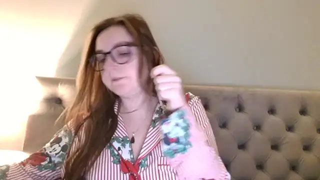 short sweetpea online show from December 2, 2025, 8:08 am