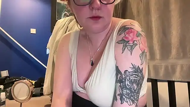 short sweetpea online show from March 11, 2026, 10:21 am