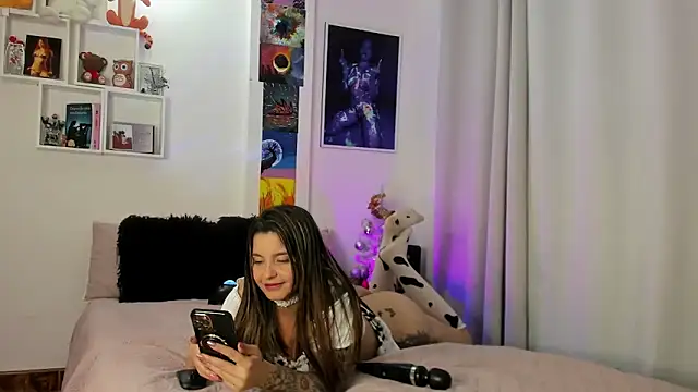 Sarah Jhonson online show from January 4, 2025, 7:44 pm